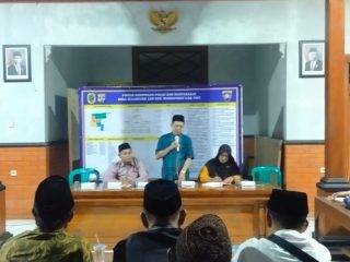 Dikira Korupsi, Kades di Pati Digeruduk Warga