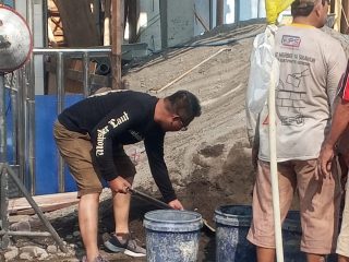 Tiga Tahun Jadi Kuli Garam, Kini Mukit Maju DPRD