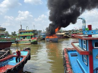 Warga Panik, Kapal di TPI II Bajomulyo Juwana Terbakar